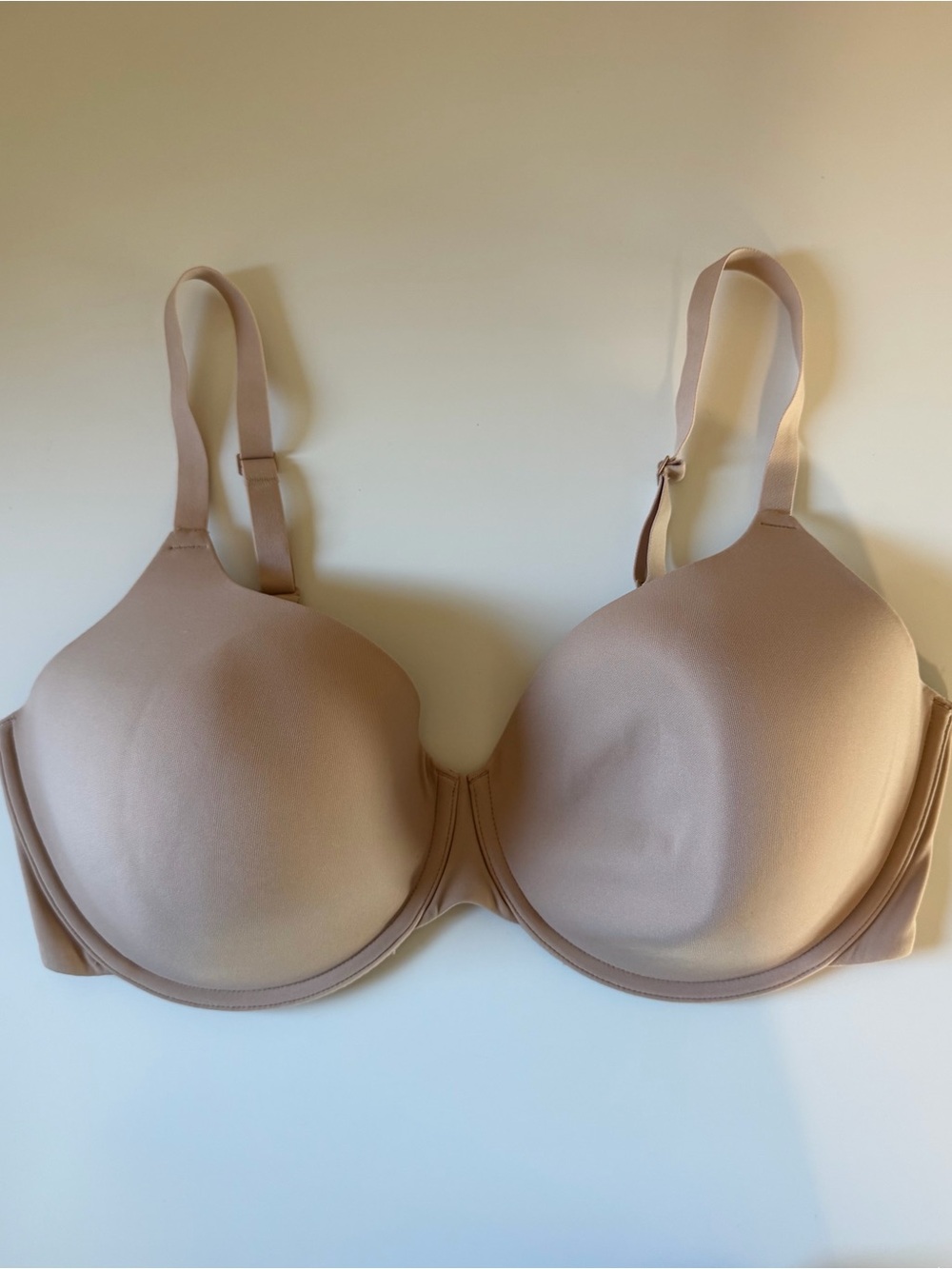 SKIMS smoothing intimates full coverage bra NWOT 38DD